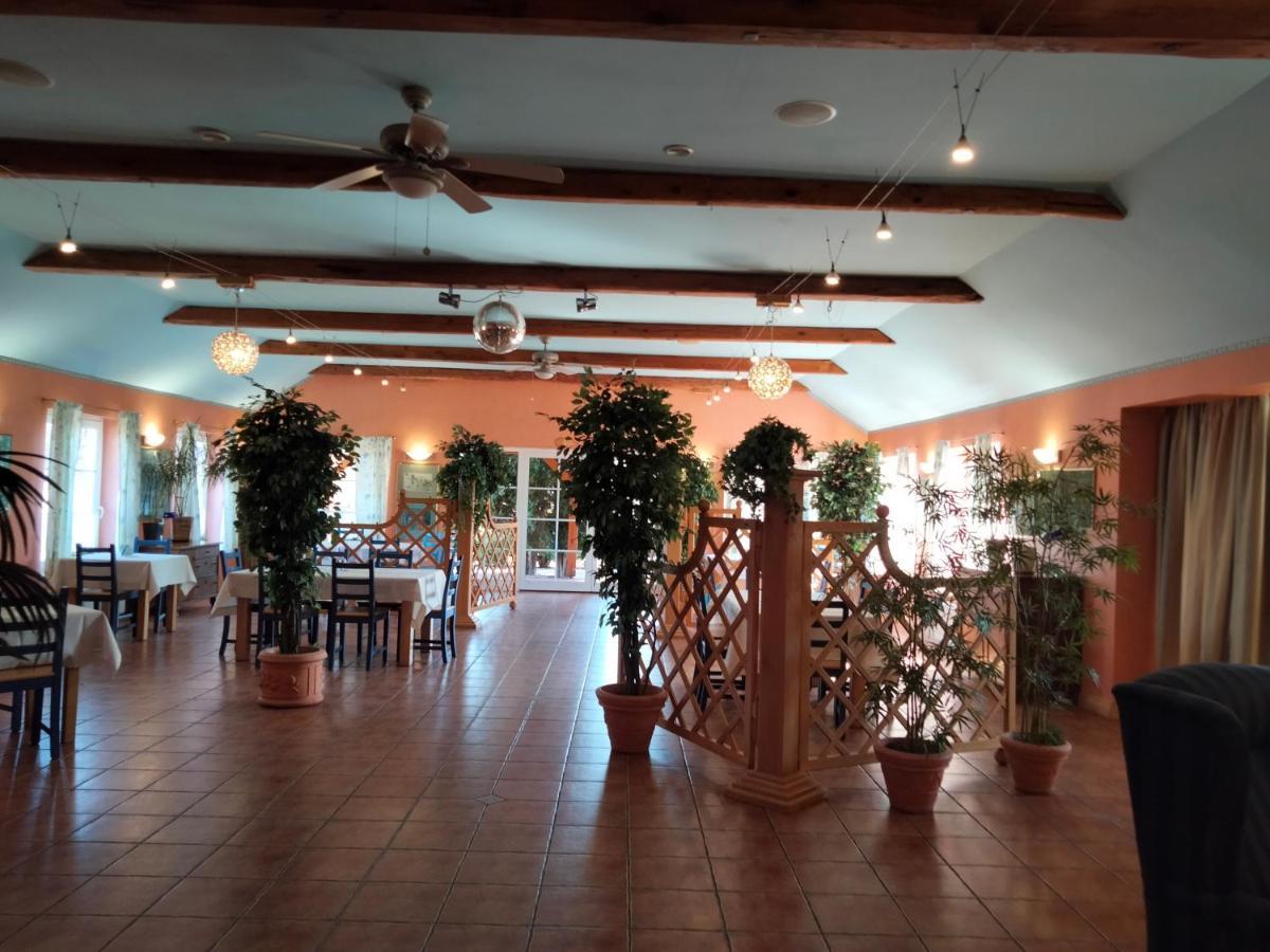 Zajazd Restauracja Machliny Kültér fotó